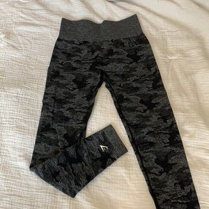 GYMSHARK Camo Seamless - Size M - Black